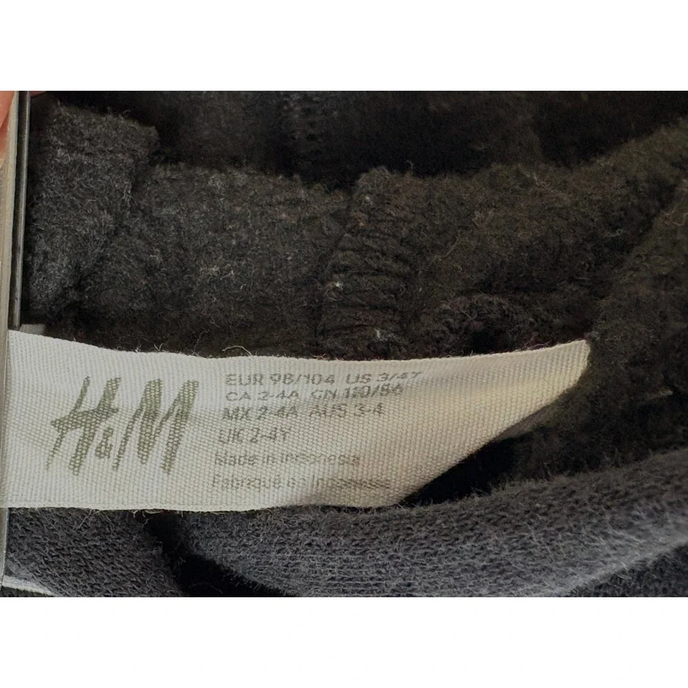 H&M skeleton sweat